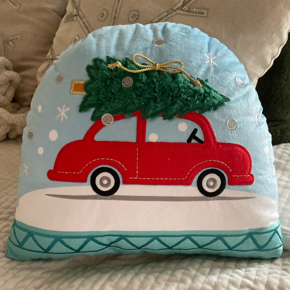 TARGET WONDERSHOP SNOW GLOBE CHRISTMAS TREE/CAR DESIGN  NEW